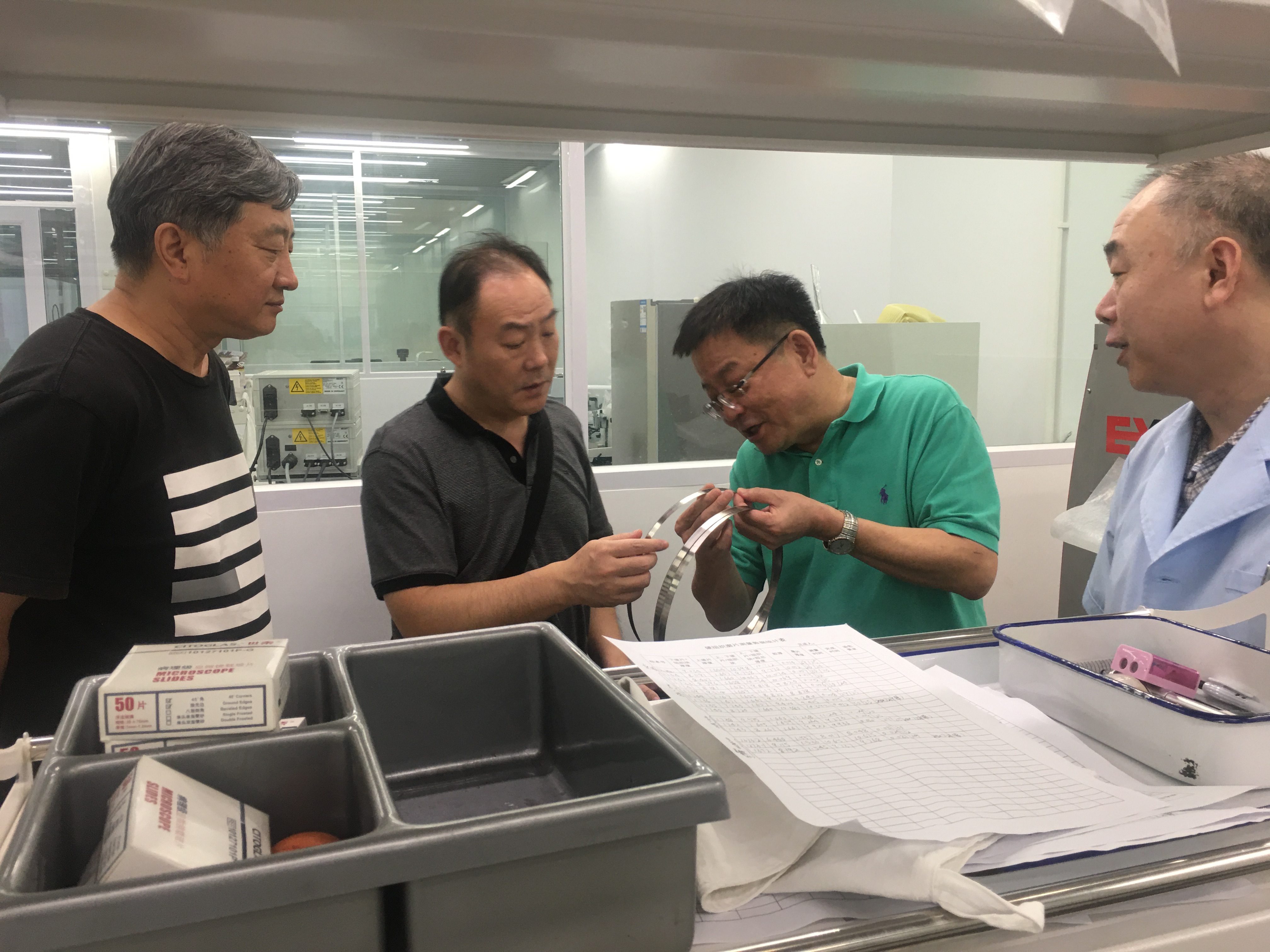 中國解剖學(xué)會(huì)秘書長周德山教授參觀艾佧科技實(shí)驗(yàn)室